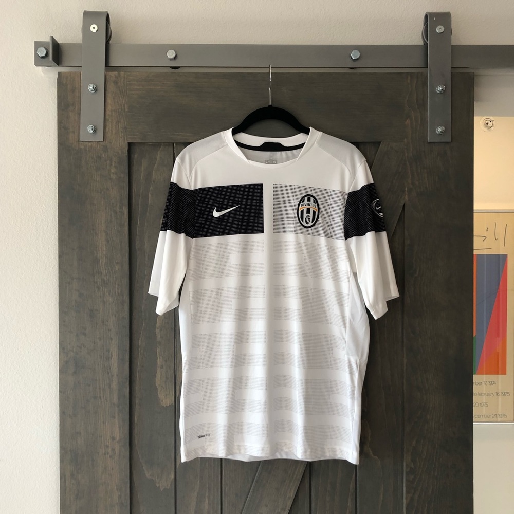 Nike Juventus FC training shirt (Size S)